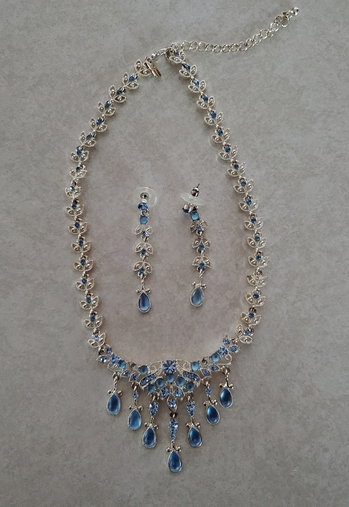 Necklace and Earrings Set